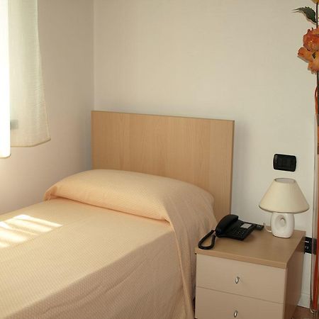 Hotel Karol Monza Zewnętrze zdjęcie