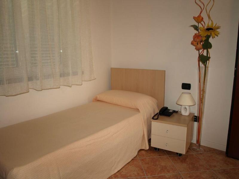 Hotel Karol Monza Zewnętrze zdjęcie