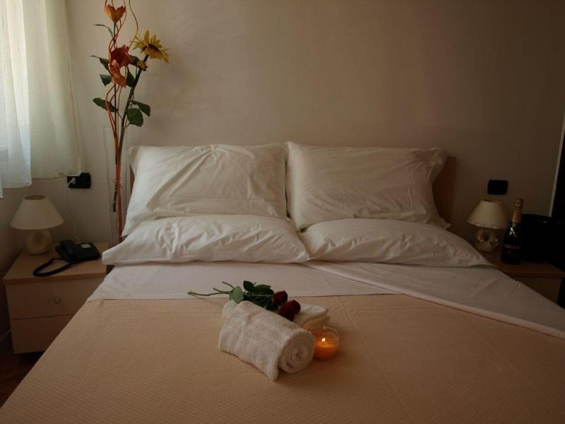 Hotel Karol Monza Zewnętrze zdjęcie