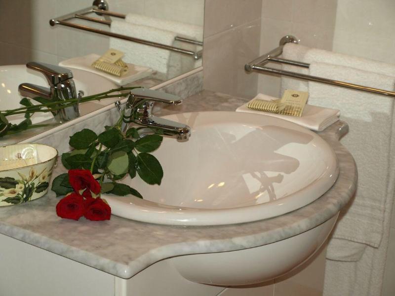 Hotel Karol Monza Zewnętrze zdjęcie