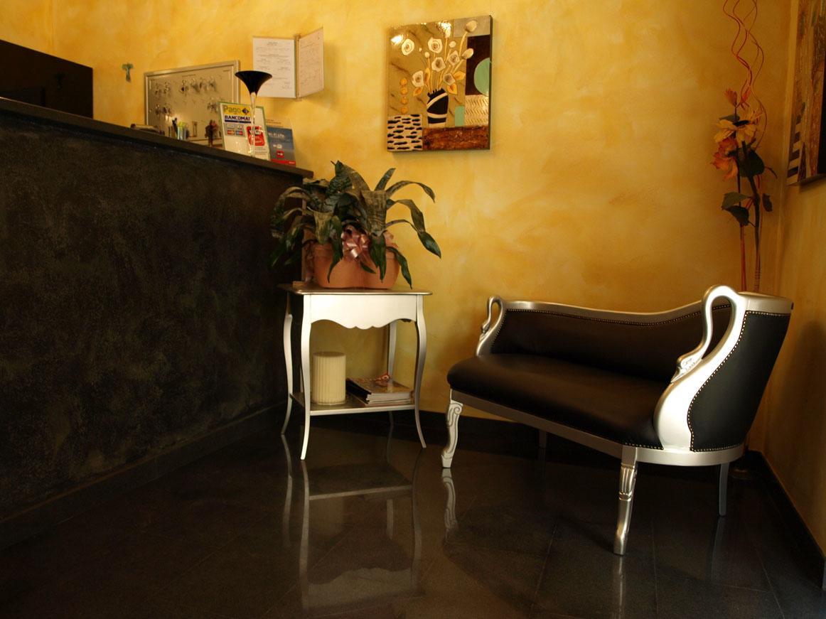 Hotel Karol Monza Zewnętrze zdjęcie