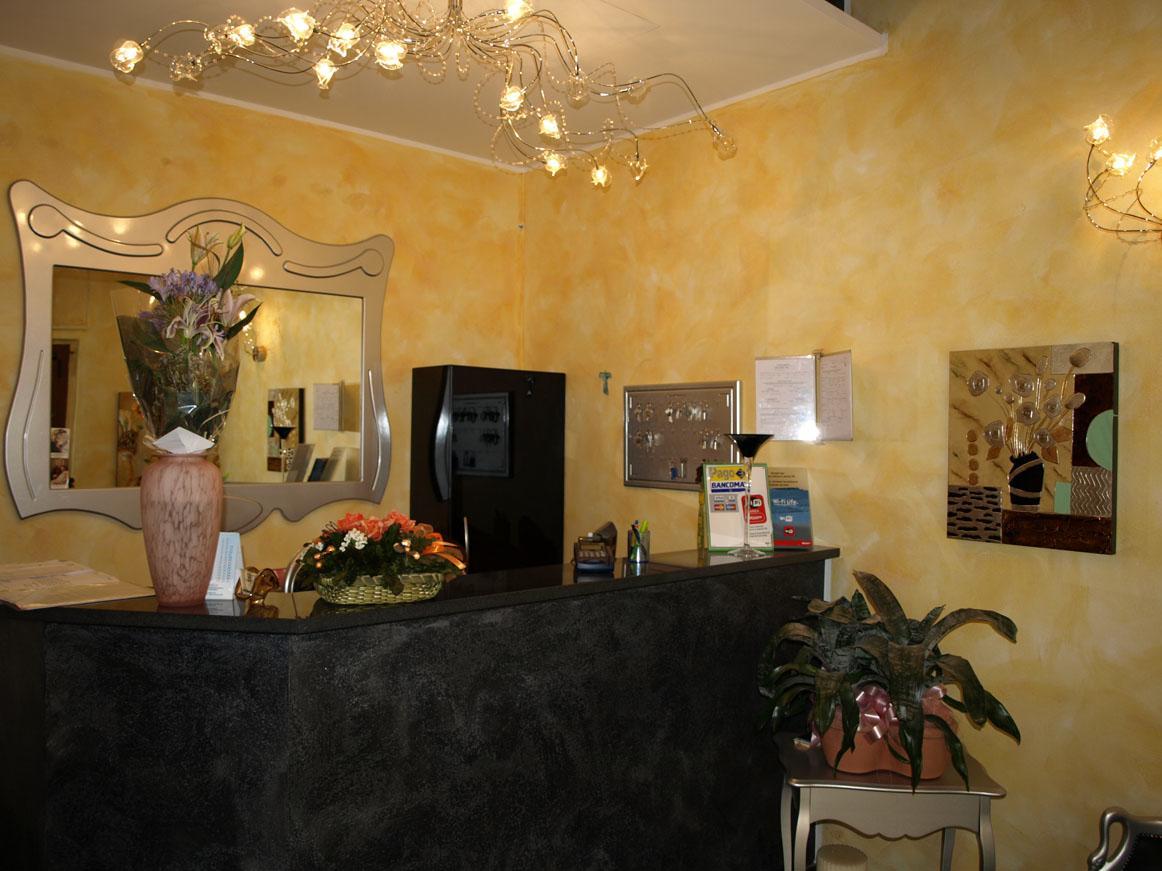 Hotel Karol Monza Zewnętrze zdjęcie