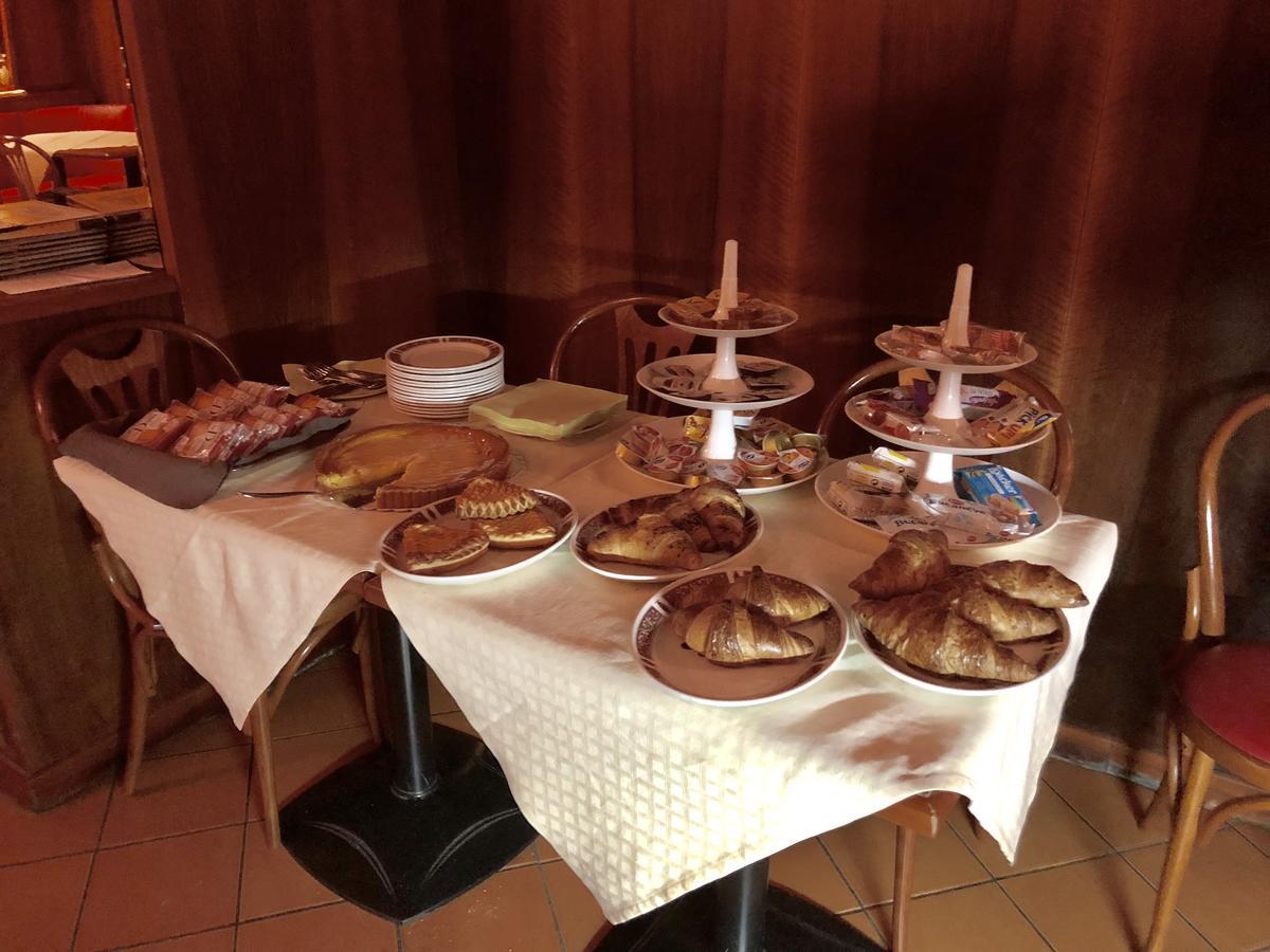 Hotel Karol Monza Zewnętrze zdjęcie